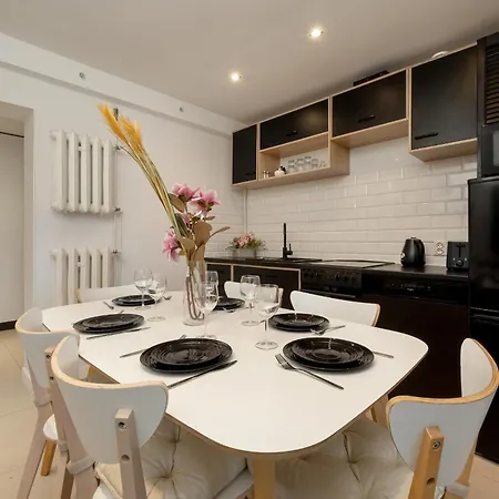 Апартаменты Przestronne Przy Rynku We Wroclawiu Z Klimatyzacja I Wanna By Renters *