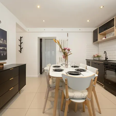 Przestronne Przy Rynku We Wroclawiu Z Klimatyzacja I Wanna By Renters * Вроцлав