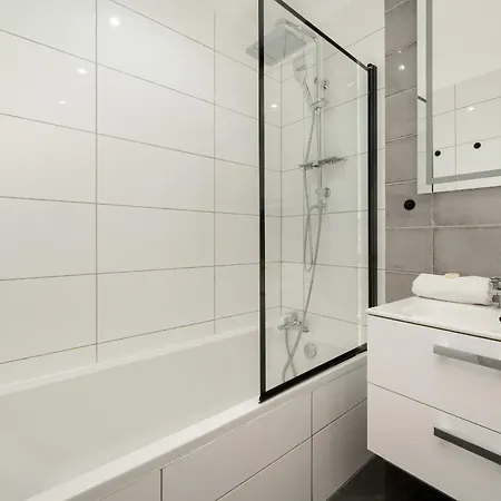 Przestronne Przy Rynku We Wroclawiu Z Klimatyzacja I Wanna By Renters Vratislav